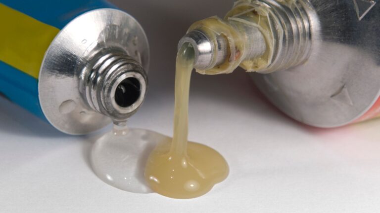 Strong Adhesives Used In Printing.