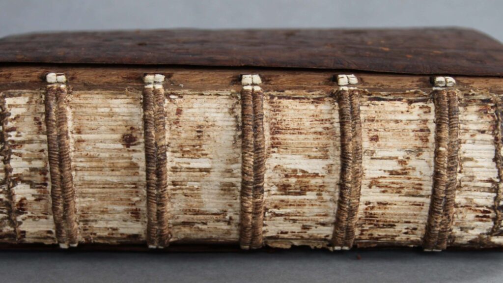 The Role of Thread in Traditional Bookbinding (1)